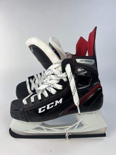 CCM FT655 JetSpeed Ice Hockey Skates / Skate size 4 / Shoe size 5 / Brand New