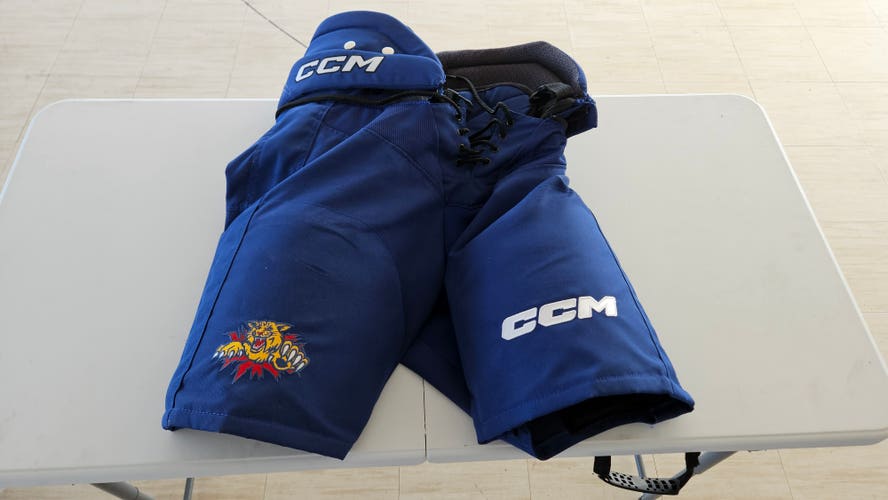 Men's Blue Senior Medium CCM HPTK Hockey Pants Pro Stock (Used)