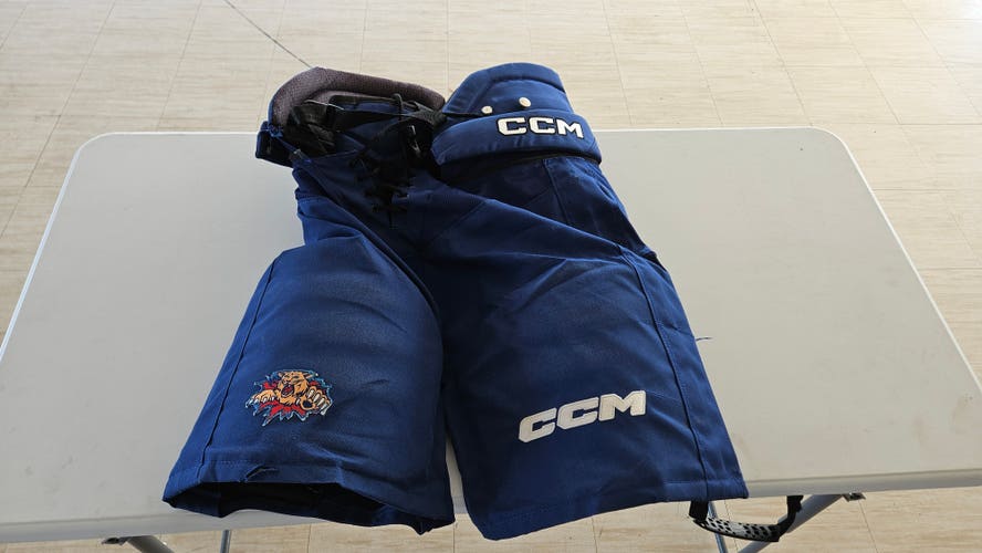 Men's Blue Senior Medium CCM HPTK Hockey Pants Pro Stock (Used)