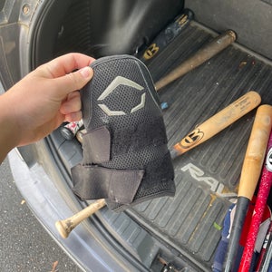 Black Senior EvoShield Elbow Guard Elbow Protection (Used)