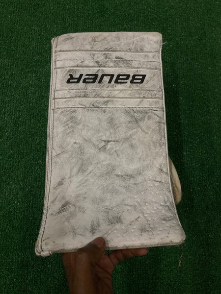 White Junior Bauer GSX Goalie Gloves & Blockers Regular (Used)