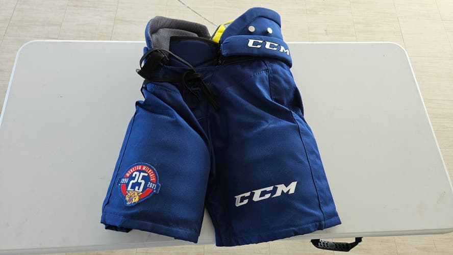 Men's Blue Senior Medium CCM HPTK Hockey Pants Pro Stock (Used)