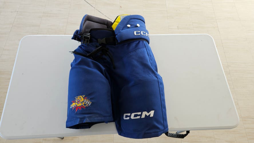 Men's Blue Senior Medium CCM HPTK Hockey Pants Pro Stock (Used)