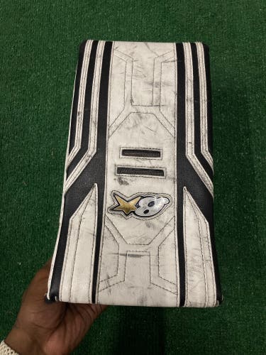 White Junior Brian's Optik X3 Goalie Gloves & Blockers Regular (Used)