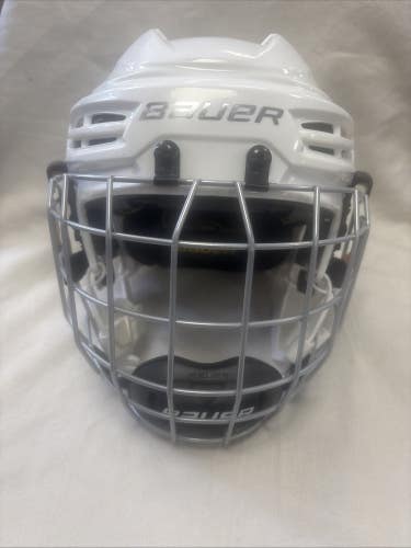 Bauer REAKT 100 Youth Ice Hockey Player Helmet  49-54 cm. 6 1/8 - 6 3/4