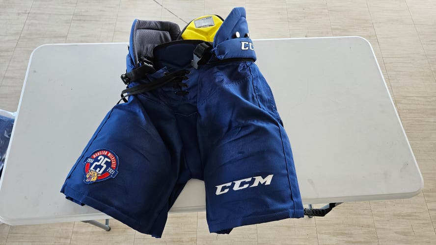Men's Blue Senior Medium CCM HPTK Hockey Pants Pro Stock (Used)