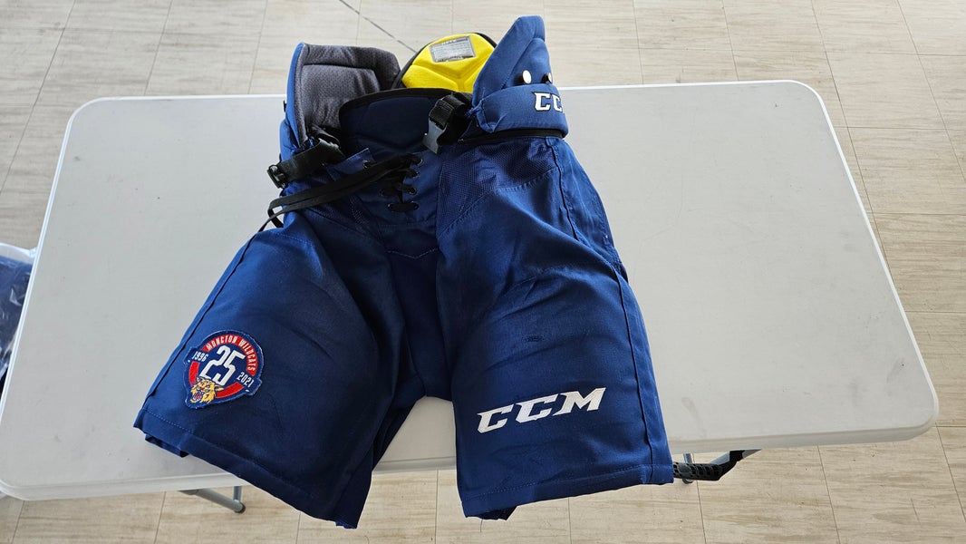 Men's Blue Senior Medium CCM HPTK Hockey Pants Pro Stock (Used)