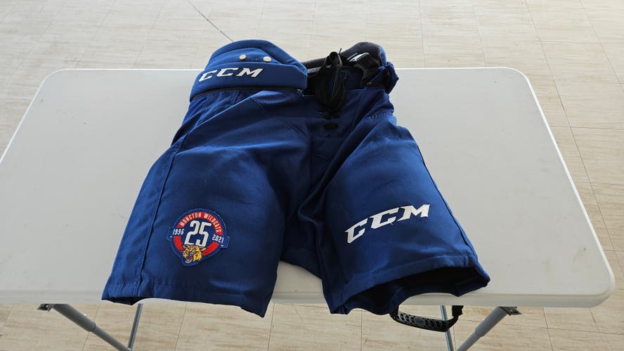 Men's Blue Senior Medium CCM HPTK Hockey Pants Pro Stock (Used)