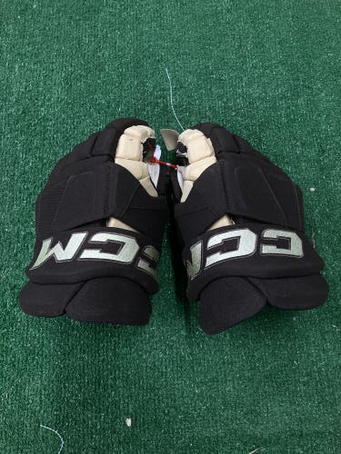 Brown Senior CCM D30 Gloves 13" (Used)