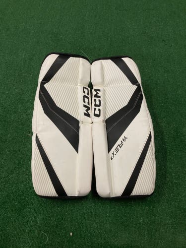 White 22" Youth CCM YTFLEX 3 Goalie Leg Pads (Used)