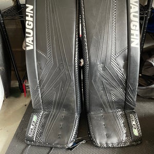 33" Vaughn SLR4 Pro Goalie Leg Pads (Used)