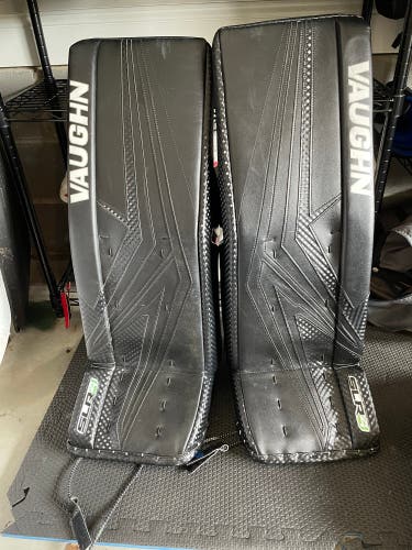 33" Vaughn SLR4 Pro Goalie Leg Pads (Used)