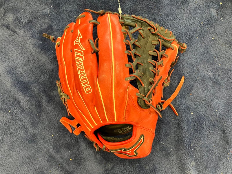 Red Mizuno MVP Prime Special Edition RH Outfield Baseball Glove 12.75" (Used)