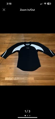 Black Small Men's Reebok Jersey (Used)