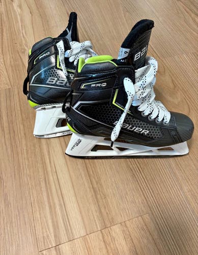 2024 Bauer Hockey Skates Pro Stock 6 (Used)