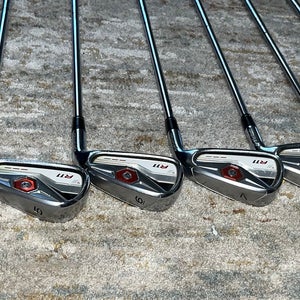 Men's TaylorMade R11 Right Handed Iron Set Stiff Flex Steel Shaft (Used)