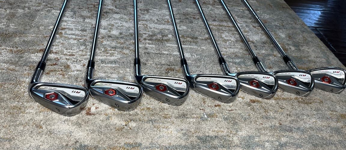 Men's TaylorMade R11 Right Handed Iron Set Stiff Flex Steel Shaft (Used)