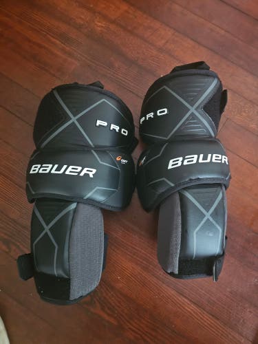 Bauer (Used) Pro Curv Goalie knee Guards