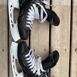 CCM Tacks XF Pro Hockey Skates Regular Width 9 (Used a handful of times)!!!!