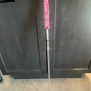 Pink Unisex 2008 Odyssey Mallet Divine Right Handed Putter Uniflex 34" (Used)