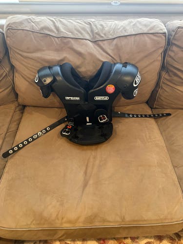 Large Youth Battle Shoulder Pads (Used)