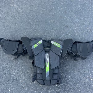 Small / Medium 2023 Warrior RITUAL X4 E Goalie Chest Protector (Used)