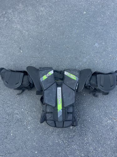 Small / Medium 2023 Warrior RITUAL X4 E Goalie Chest Protector (Used)