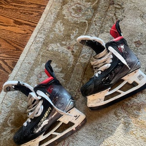 Bauer Vapor X5 Pro Hockey Skates Fly - Ti steel Size 4.5 (Used)