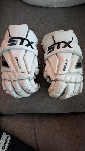 STX Cell IV Lacrosse Gloves Medium (Used)