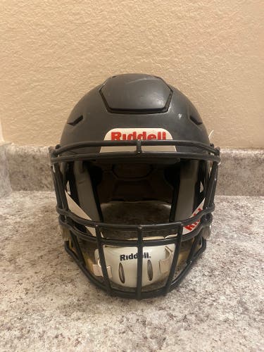 Small Adult Riddell SpeedFlex Helmet (Used)
