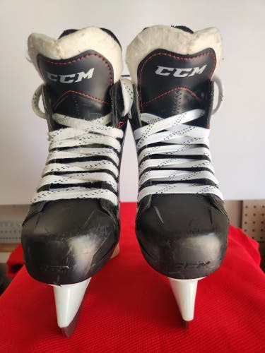 CCM JetSpeed FT340 Hockey Skates Regular Width Size 1 (Used)