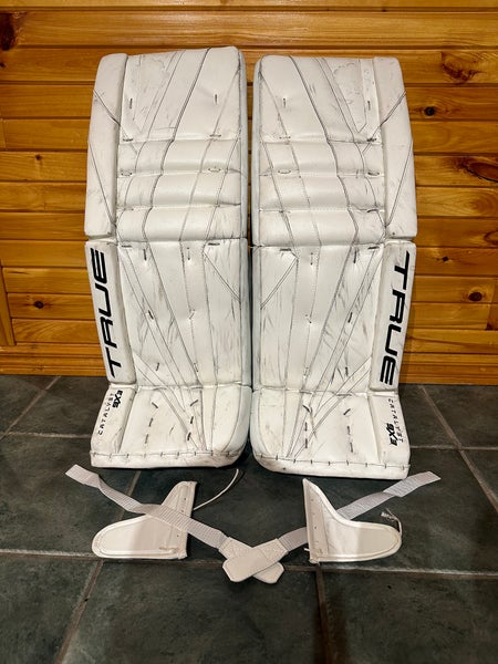 33"  2023 True 9x3 Goalie Leg Pads  (Used)