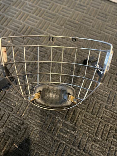 Small Bauer Profile III Facemask Full Cage (Used)