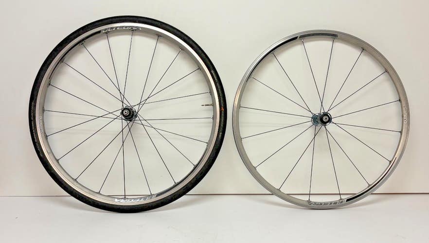 Shimano Ultegra WH-6800 20/16-Bladed Spoke Tubeless Aluminum 700C Wheelset +Tire