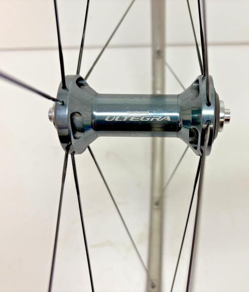 Shimano Ultegra WH-6800 20/16-Bladed Spoke Tubeless Aluminum 700C