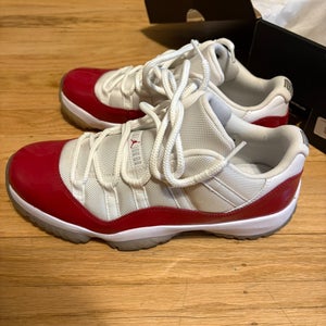JORDAN 11LOW CHERRY RED 2016