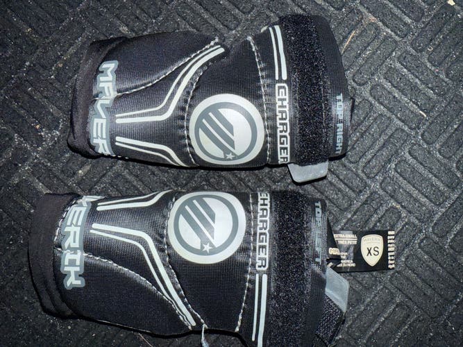XS Youth Maverik Charger Arm Pads (Used)