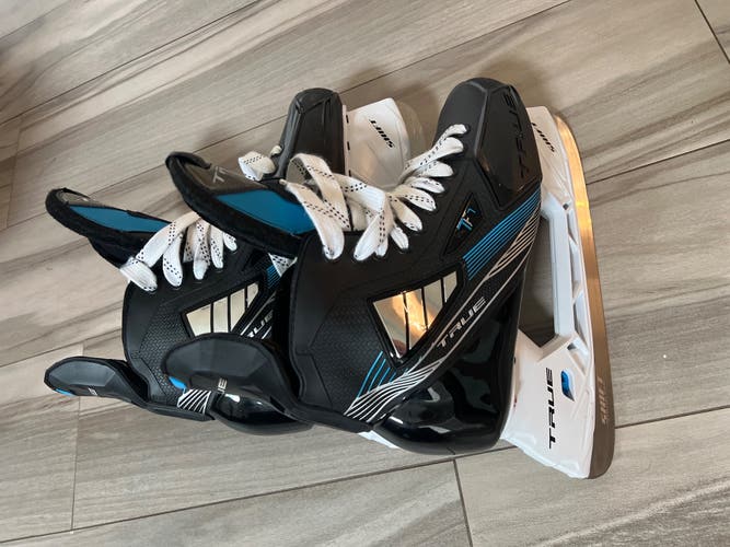 2021 True TF7 Hockey Skates Regular Width 9.5 (Used)