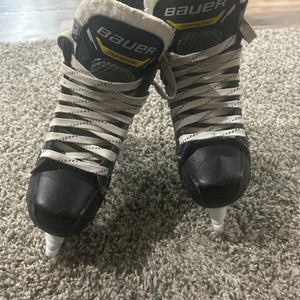 2024 Bauer Supreme M1 Hockey Skates Regular Width Size 1 (Used)