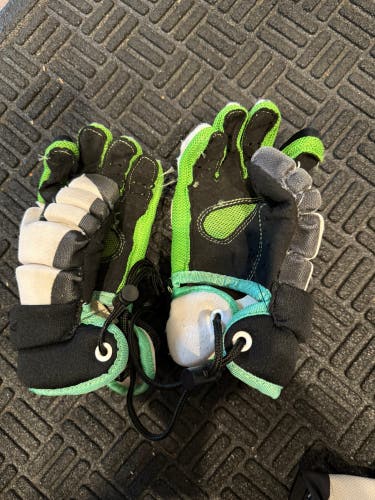 STX Cell 100 Lacrosse Gloves 8" (Used)
