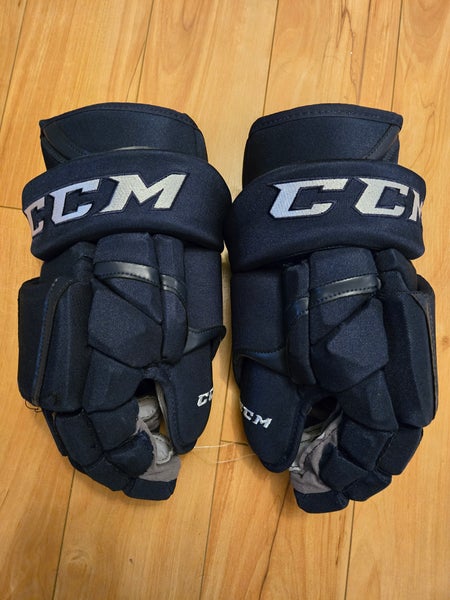 NEW! 15" CCM HG12 Gloves