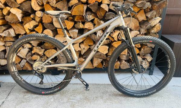 Unisex 2019 Trek Mountain Bike 18.5" (Used)