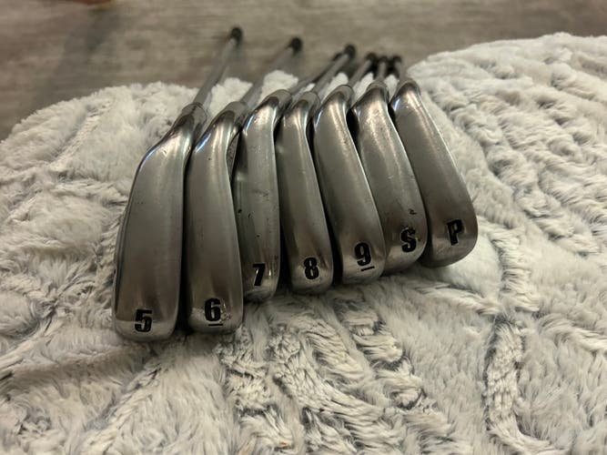 Tour Edge Bazooka 370 Left Hand Iron Teen Set 7 Pieces Steel Shaft (Used)