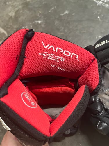 Bauer Vapor APX2 Gloves 13" (Used)