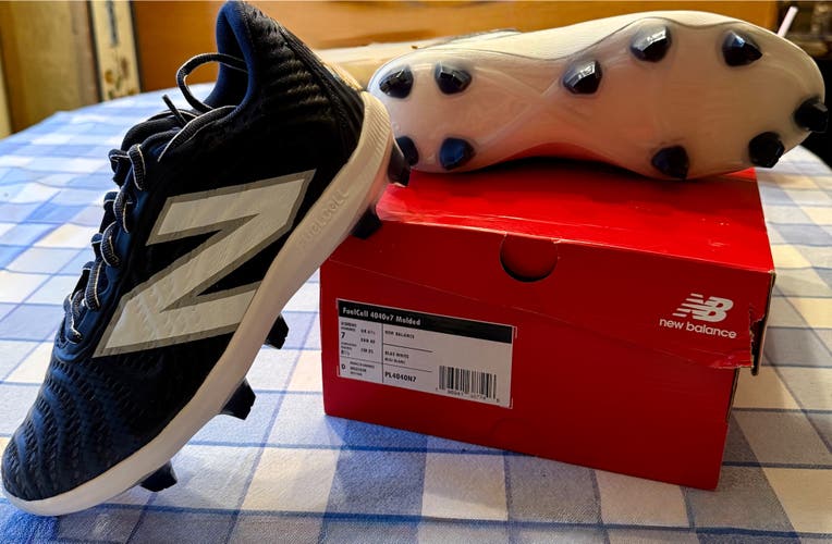 Blue Men's Size M 7.0 (W 8.0) New Balance 4040v7 Low Top Molded Cleats (New)