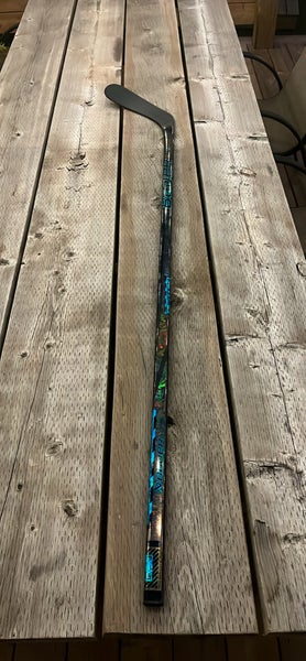 Intermediate Bauer Twitch Left Hand Hockey Stick P92 (New)