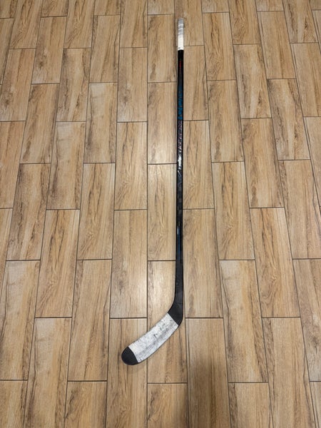 Senior CCM Vizion Right Hand Hockey Stick 70 Flex P28+1/4 (Used)