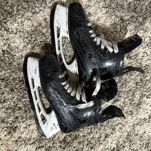 Bauer Supreme Mach Hockey Skates Size 4 (Used)