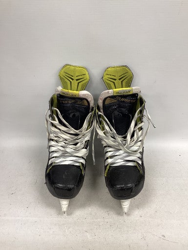 Used Bauer SUPREME IGNITE PRO Junior Hockey Skate Junior 04 11851-S000037862