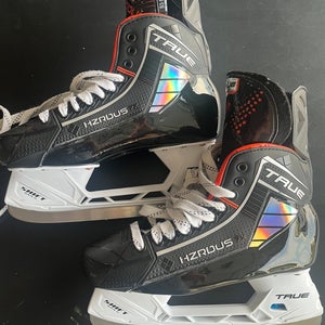 True HZRDUS 7X Hockey Skates Regular Width Size 9.5